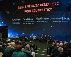 oslava v Planetariu